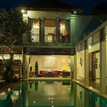 Arwana Estate Villa เซมินยัค ภายนอก รูปภาพ