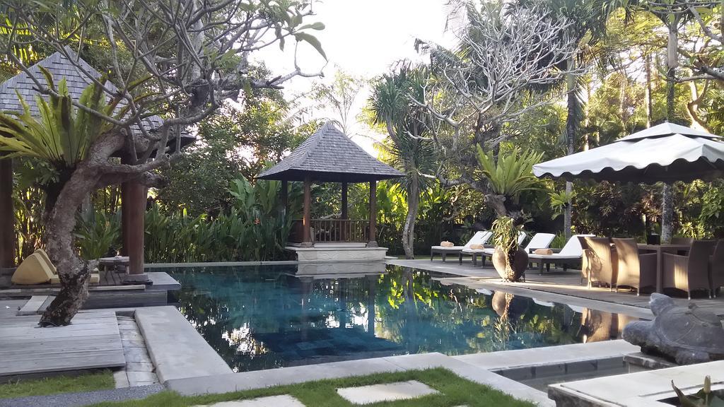 Arwana Estate Villa เซมินยัค ภายนอก รูปภาพ