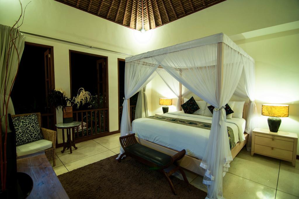 Arwana Estate Villa เซมินยัค ภายนอก รูปภาพ