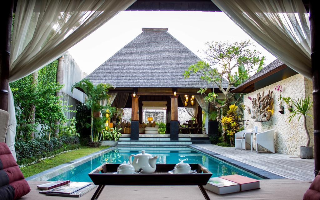 Arwana Estate Villa เซมินยัค ภายนอก รูปภาพ