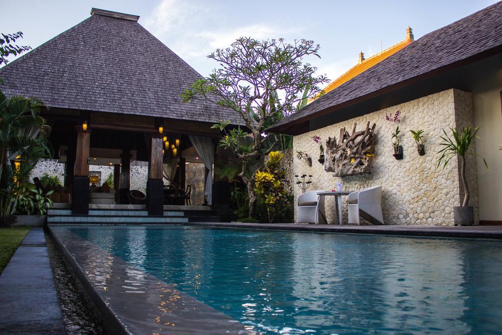 Arwana Estate Villa เซมินยัค ภายนอก รูปภาพ