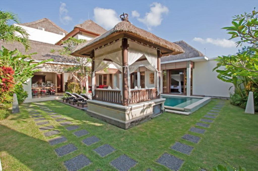 Arwana Estate Villa เซมินยัค ภายนอก รูปภาพ