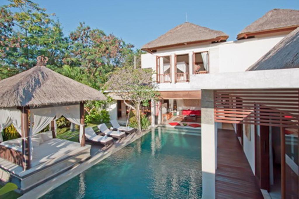 Arwana Estate Villa เซมินยัค ภายนอก รูปภาพ