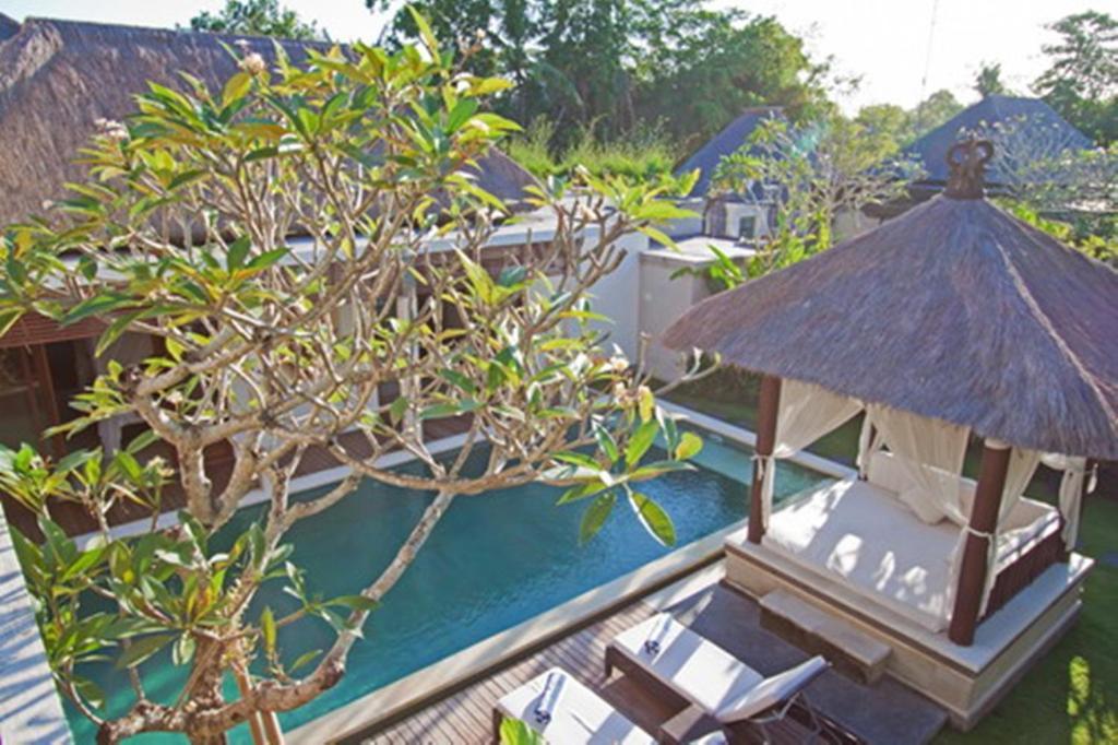 Arwana Estate Villa เซมินยัค ภายนอก รูปภาพ