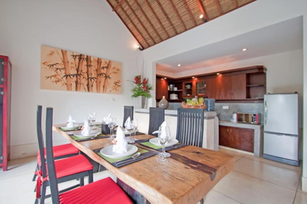 Arwana Estate Villa เซมินยัค ภายนอก รูปภาพ
