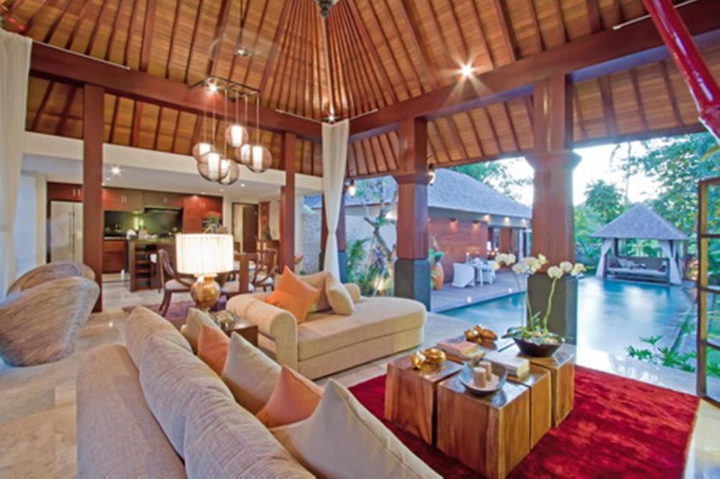 Arwana Estate Villa เซมินยัค ภายนอก รูปภาพ