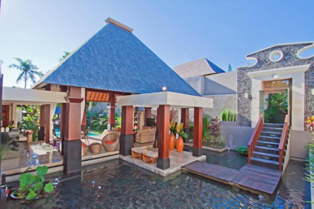 Arwana Estate Villa เซมินยัค ภายนอก รูปภาพ