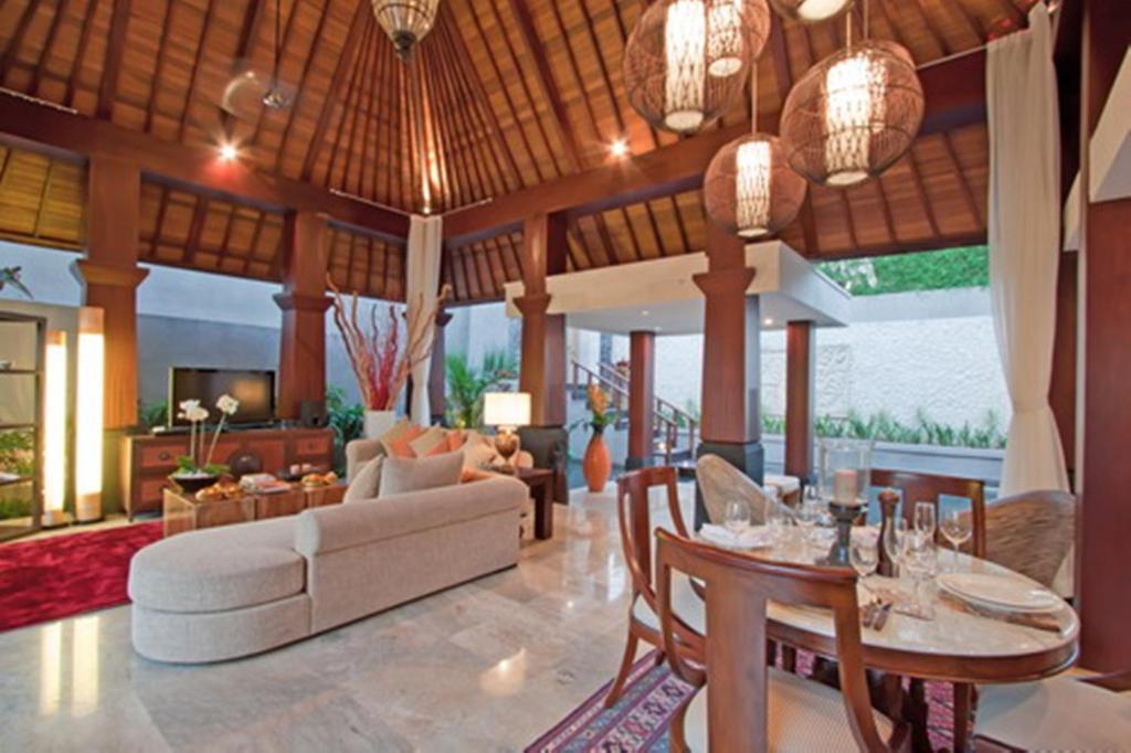 Arwana Estate Villa เซมินยัค ภายนอก รูปภาพ