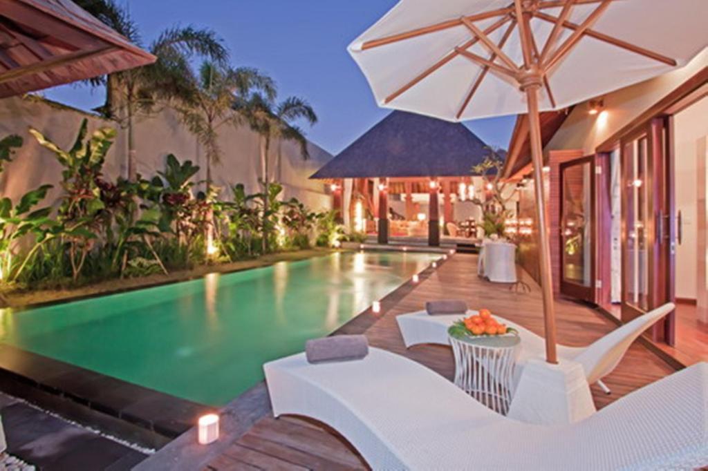 Arwana Estate Villa เซมินยัค ภายนอก รูปภาพ