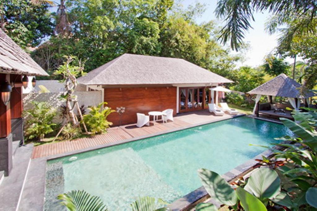 Arwana Estate Villa เซมินยัค ภายนอก รูปภาพ