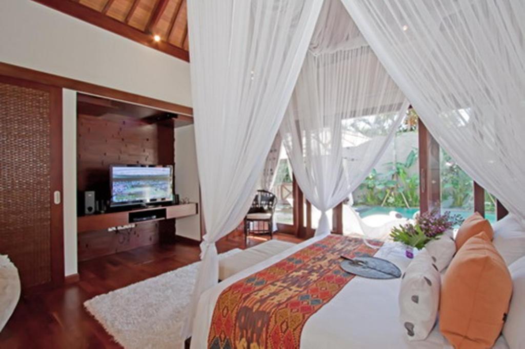 Arwana Estate Villa เซมินยัค ภายนอก รูปภาพ