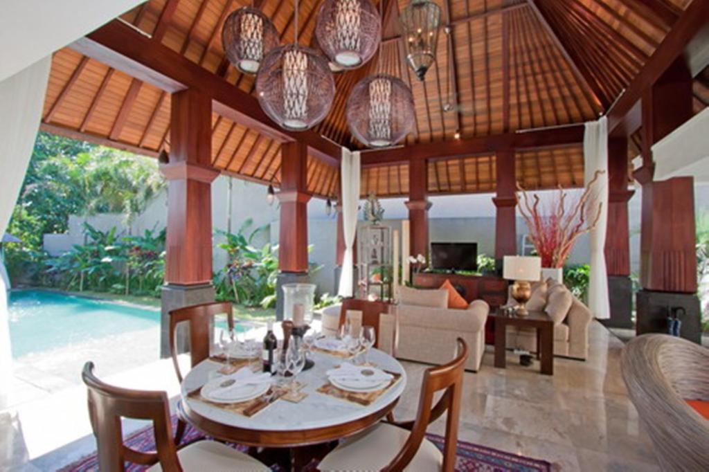 Arwana Estate Villa เซมินยัค ภายนอก รูปภาพ